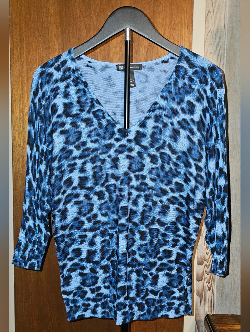 INC International Concepts Blue and Black Leopard-Print V-Neck Long Sleeve Top